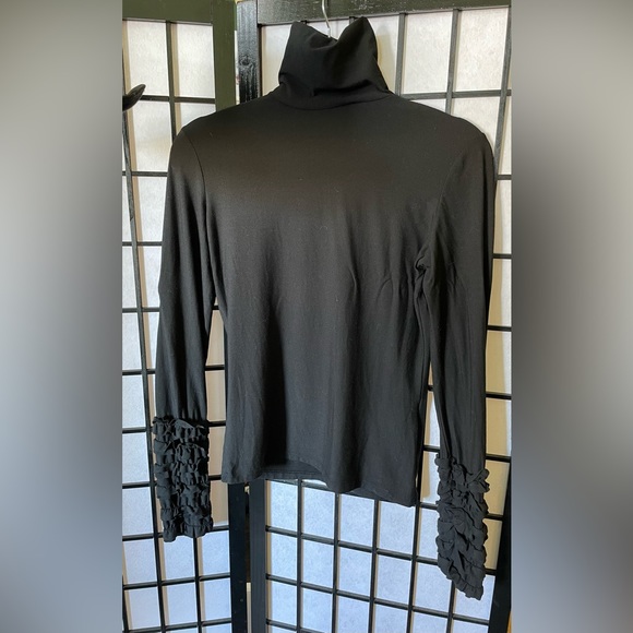 Mosskito Cha-Cha Sleeve Turtleneck - Picture 2 of 9